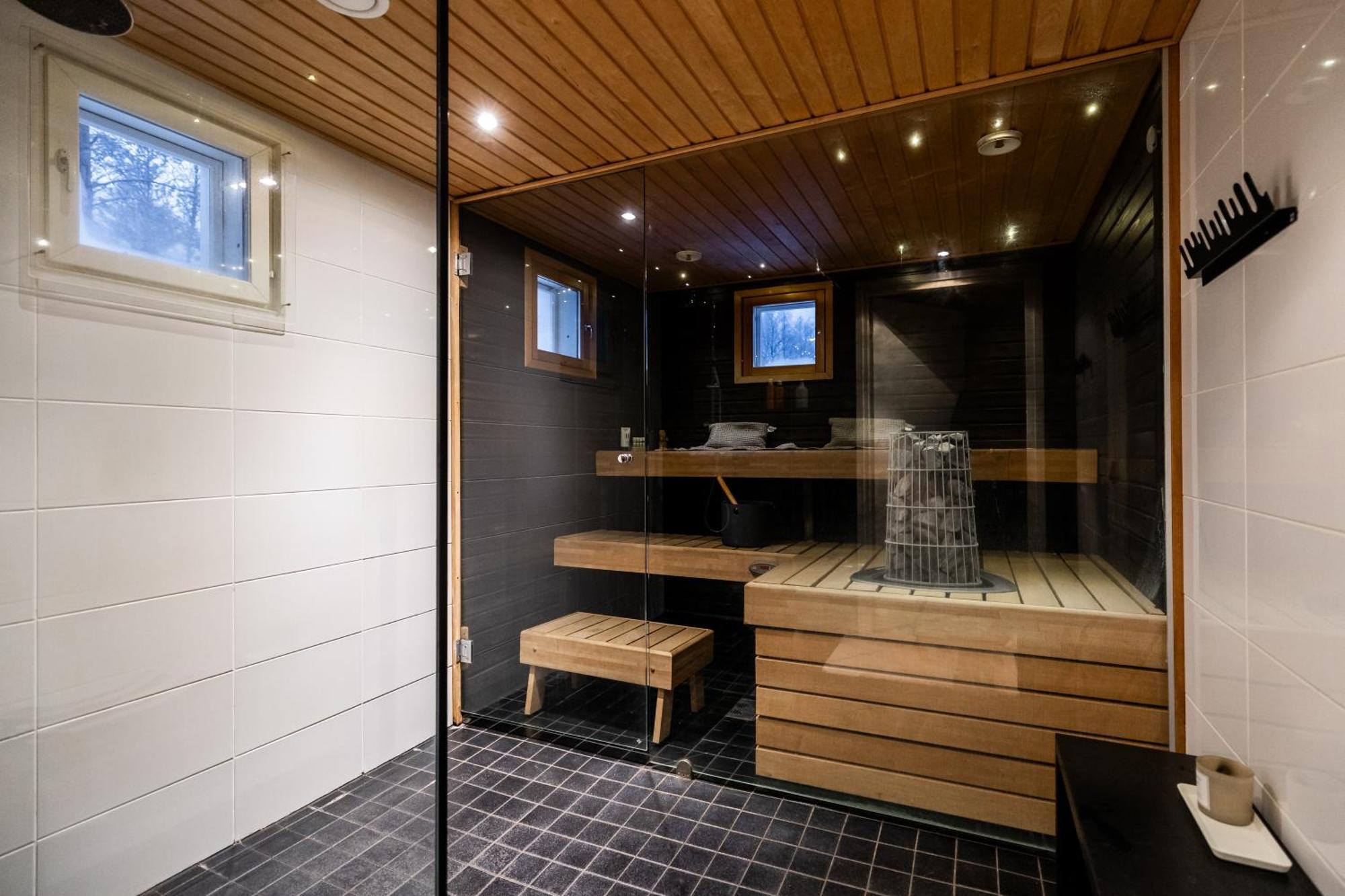 Villa Nightsky -Private Location, Sauna And Jacuzzi Rovaniemi Bagian luar foto